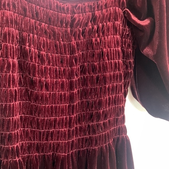 Urban outfitters small short puff sleeve smocked crushed velvet romper new - Picture 5 of 12